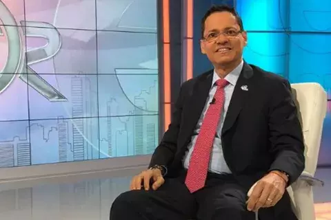 Vicegobernador tilda de 'imbécil' a Alvarado en las redes sociales