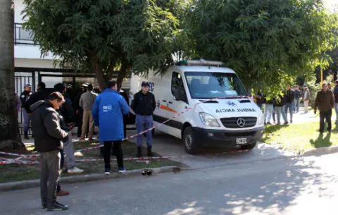 Encuentran muertos en su casa a esposa e hijo de senador en Argentina