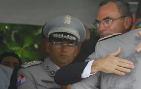 Blandón: Militares destruyen imagen de Varela y convierten a Martinelli en mito