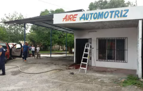 Bomberos combaten conato de incendio en local comercial en David