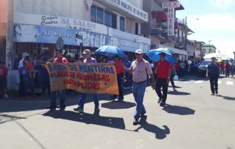 Mantienen paro en el colegio José Daniel Crespo de Chitré 
