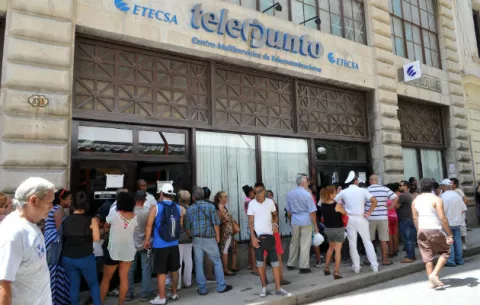 Cuba y EE.UU. reanudan el servicio de correo postal directo 