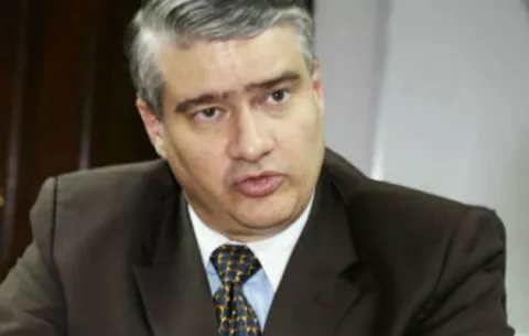 Ministro De La Guardia confirma renuncia a partir del 1 de julio