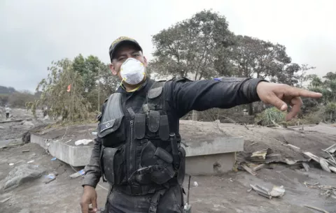 Guatemala pide ayuda internacional luego de 96 horas de la erupción volcánica