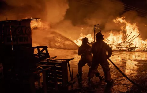 Un incendio consume otro mercado de la capital haitiana