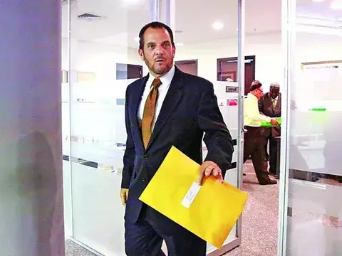Contralor Humbert decide suspender el pago de la planilla 080
