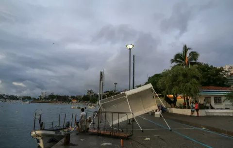 Tormenta Carlotta deja cuatro lesionados e inundaciones en el sur de México