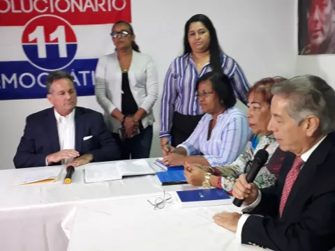 Navarro solicita la documentación para apertura de cuenta única 