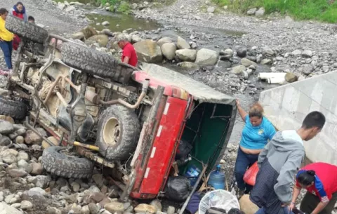 En accidente en área comarcal, ocho docentes resultan heridos 