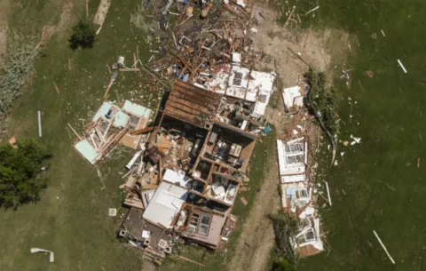 Ocho personas heridas por fuerte tornado en Kansas