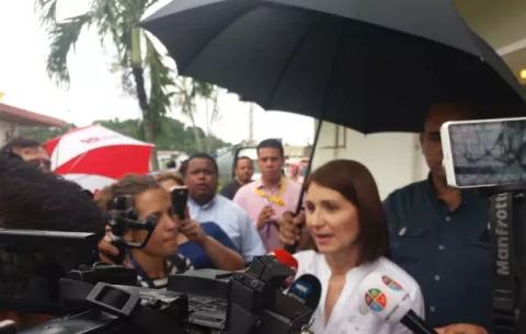 Ex primera dama culpa a Cancillería de mal manejo en extradición