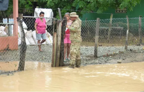 Fuerte temporal deja 300 viviendas afectadas en el área de Tonosí