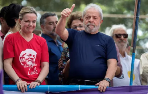Lula sigue favorito para las elecciones en Brasil a pesar de estar preso