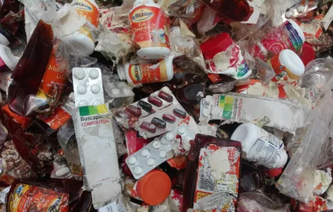Denuncian terreno en La Chorrera para el depósito ilegal de medicamentos 