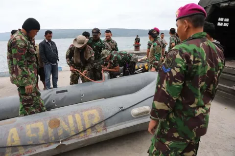 Más de 90 desaparecidos tras un naufragio en la isla de Sumatra