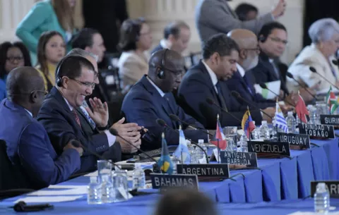 La OEA aprueba una resolución que abre la puerta a la suspensión de Venezuela