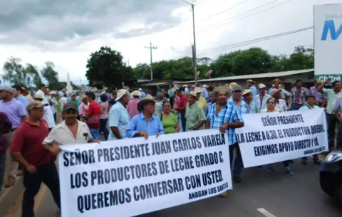 Productores anuncian marcha por abandono al sector agropecuario