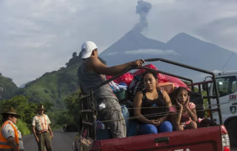 Volcán de Fuego en Guatemala con siete explosiones por hora 