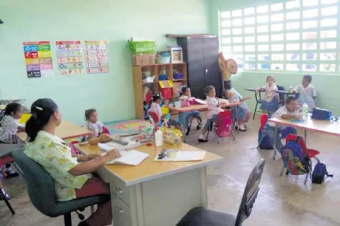 Docentes hacen pública la deuda millonaria que tiene  el Meduca