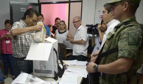 Mexicanos optan entre el cambio de izquierdas o el continuismo