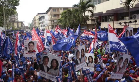 Capacitan a miembros del PRD para primarias