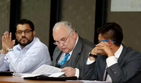 Correa: Orden de arresto es un 'complot'