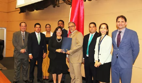 Proyecto sobre aumento de déficit fiscal  llega al Pleno