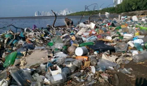Peligro debido al  colapso de los drenajes pluviales en Panamá