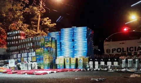 PN decomisa mercancía   que iba para adentro de   La Joya