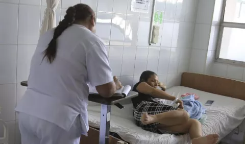 Enfermeras venezolanas siguen al pie del cañón