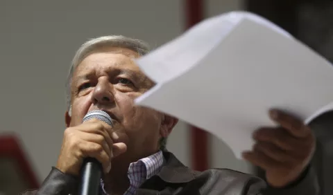 López Obrador da un giro con una política de no intervención