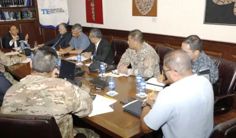 Magistrados del TE se reúnen con director del Senan