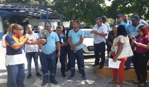Sin repuestas, trabajadores  siguen en huelga