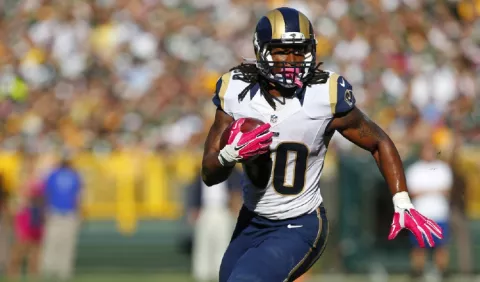 Gurley firma  por $60 millones