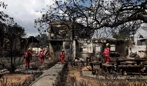 Investigan las causas del fuego en Grecia y del alto número de víctimas