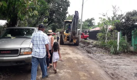Moradores en pie de guerra por trabajos de alcantarillado, viven como gorgojos
