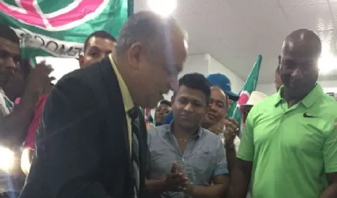 Camacho promete ingresar a la Asamblea para lograr soluciones