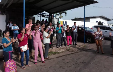 Moradores de varios sectores de Arraiján gritan "queremos agua" 