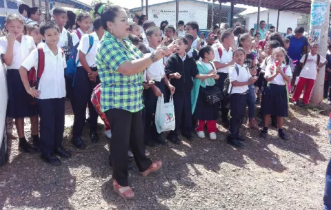 Reclaman suministro de agua potable en escuela Lucas Bárcenas