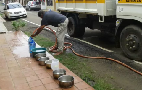 Crecida de río Parita deja a residentes sin agua potable