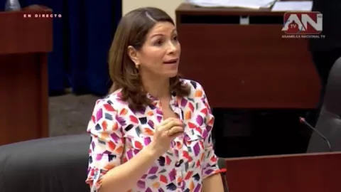 Ana Matilde Gómez completa cantidad de firmas para oficializar candidatura
