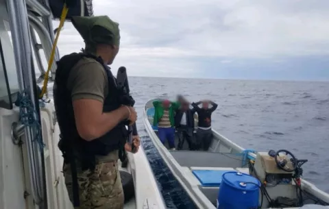 Condenan a tres colombianos por tráfico de drogas 