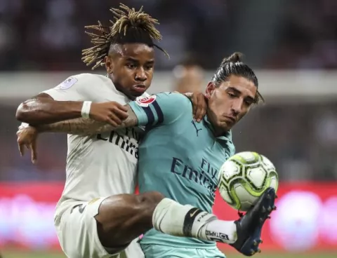 Arsenal le pegó un baile al PSG