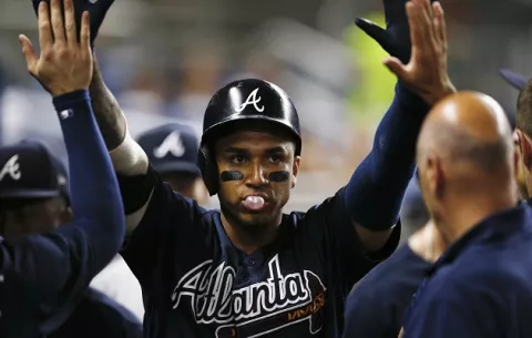 Johan Camargo conecta su décimo jonrón del año en las Grandes Ligas