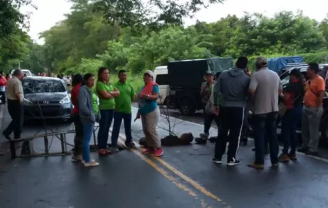 Docentes de la comarca Ngöbe-Buglé salen a las calles 