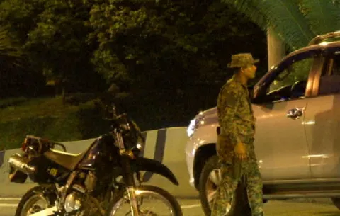 Senafront captura a dos panameños que llevaban migrantes cubanos