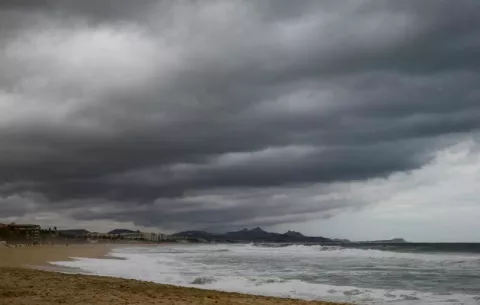 Tormenta Chris puede convertirse en huracán el martes frente a la costa de EE.UU.