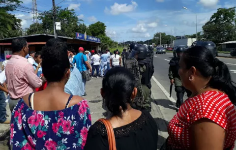 Antimotines en Chiriquí reprimen a estudiantes del Victoriano Lorenzo