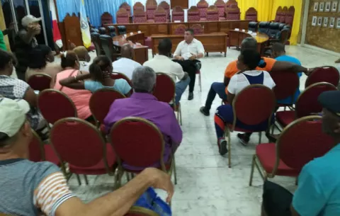 Microempresarios de Colón seguirán en las calles exigiendo su indemnización