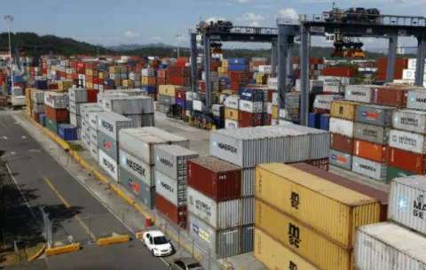 Usuarios de la ZLC rechazan alza en cobro de fumigación de contenedores